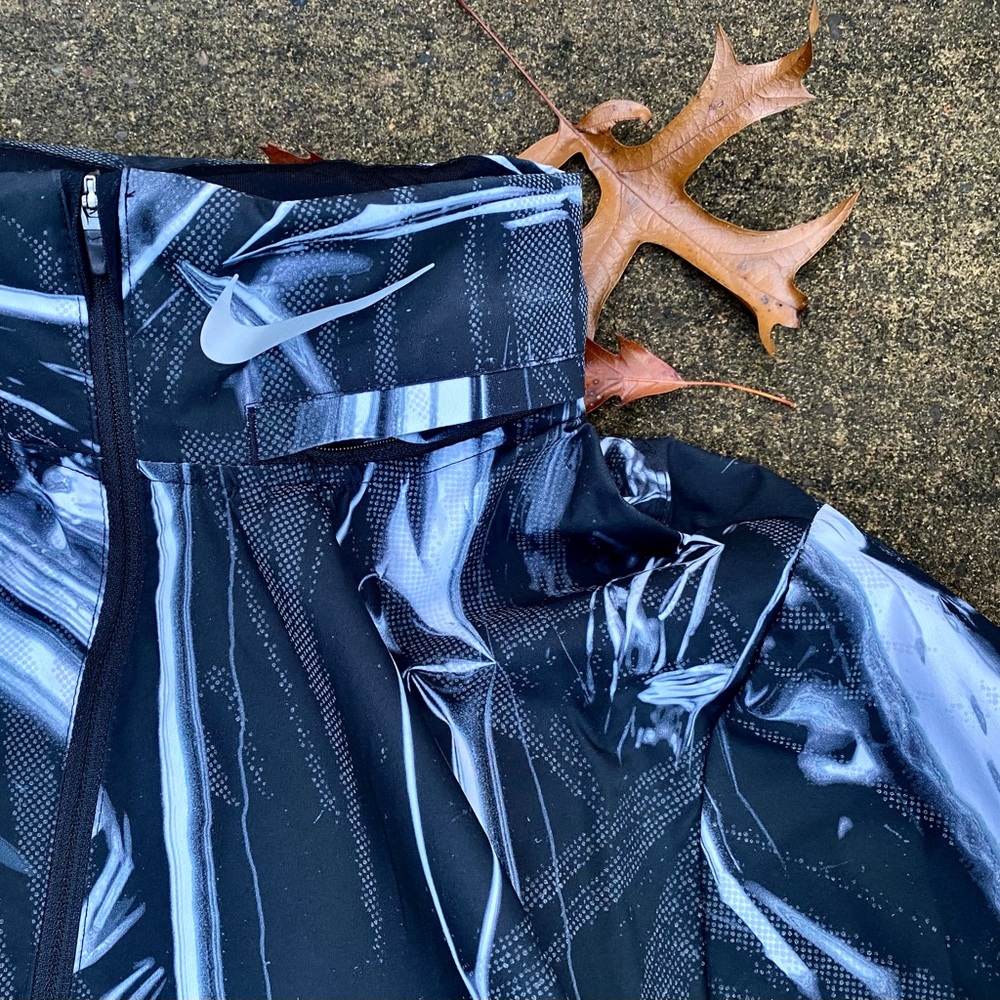 Nike Shield Full-Zip Running Jacket Ghost Flash S… - image 2